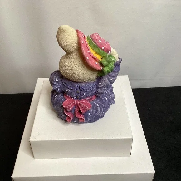 Resin Rabbit - Picture 3 of 4